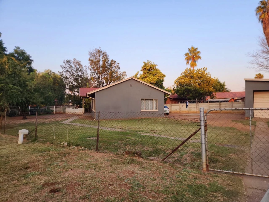 3 Bedroom Property for Sale in Oos Einde North West